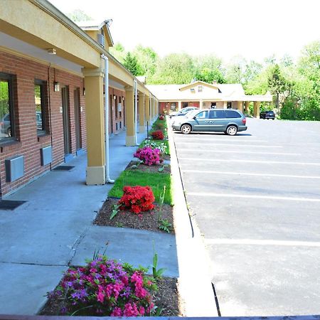 Budget Inn Falls Church Extérieur photo