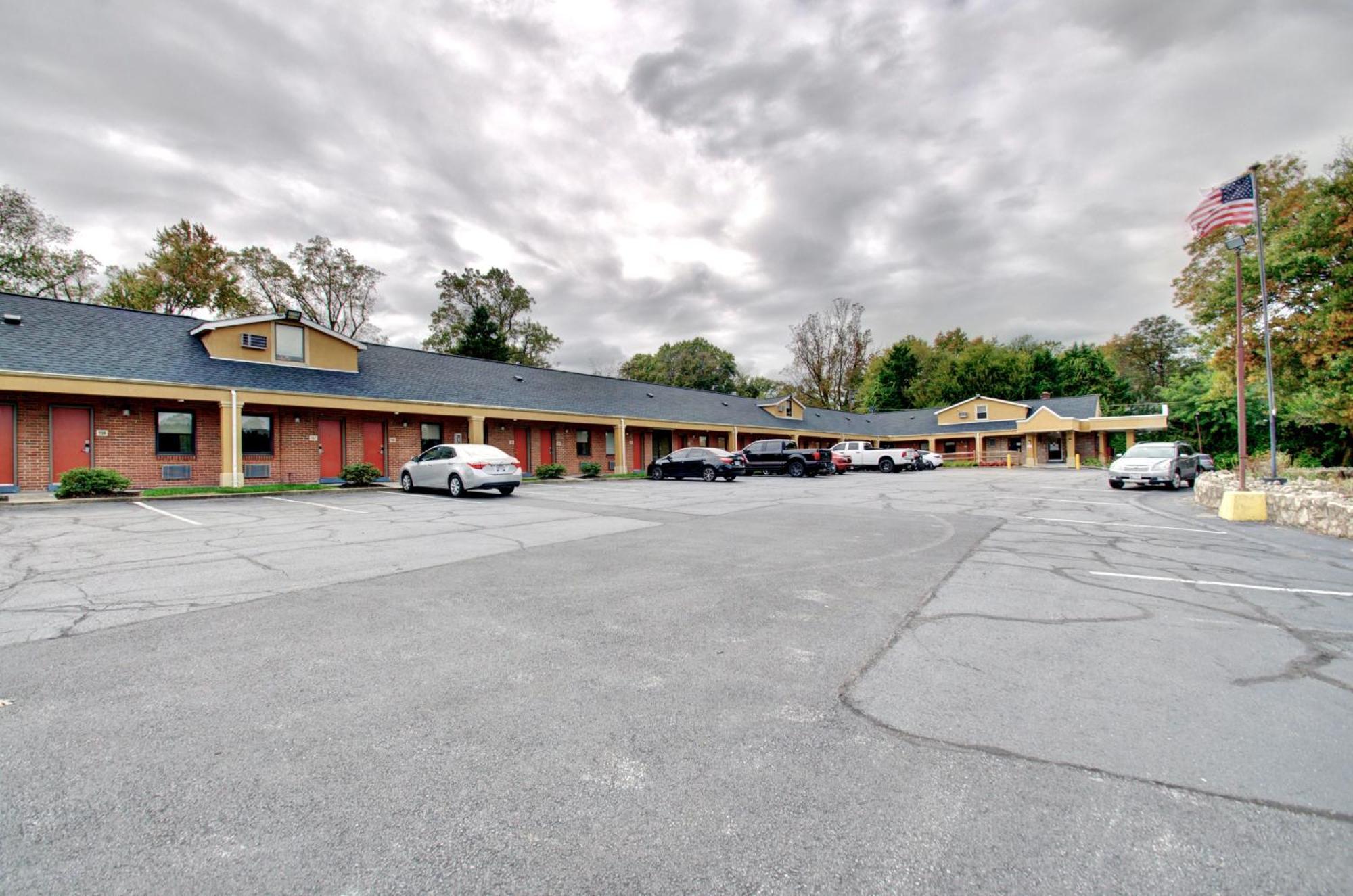 Budget Inn Falls Church Extérieur photo