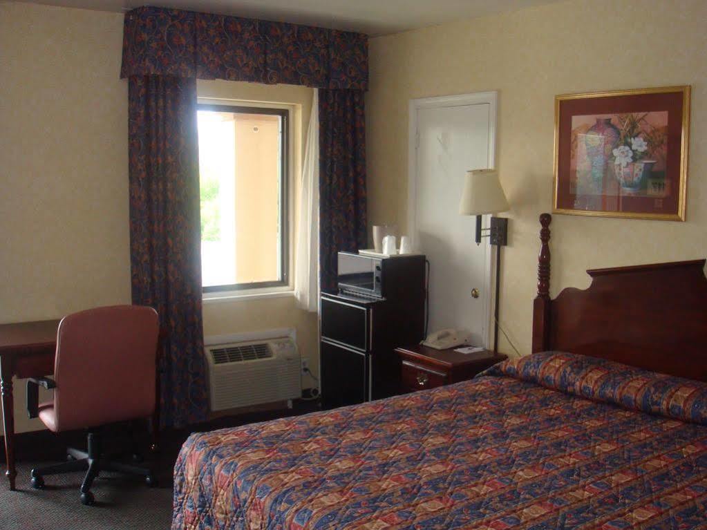 Budget Inn Falls Church Extérieur photo