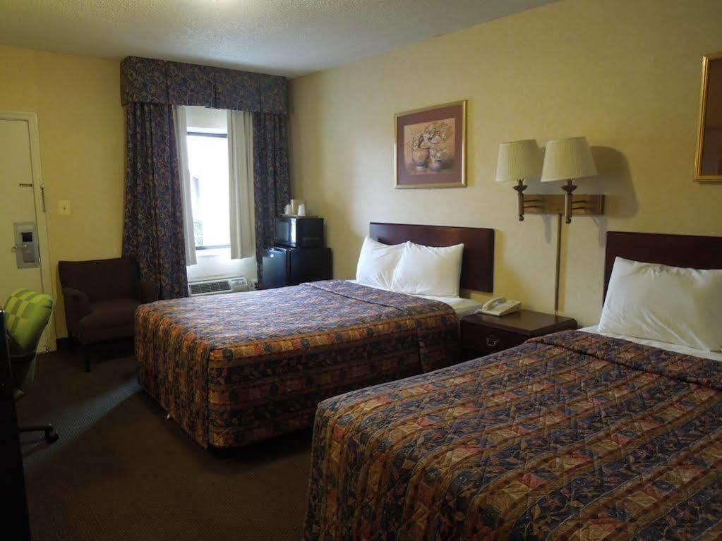 Budget Inn Falls Church Extérieur photo
