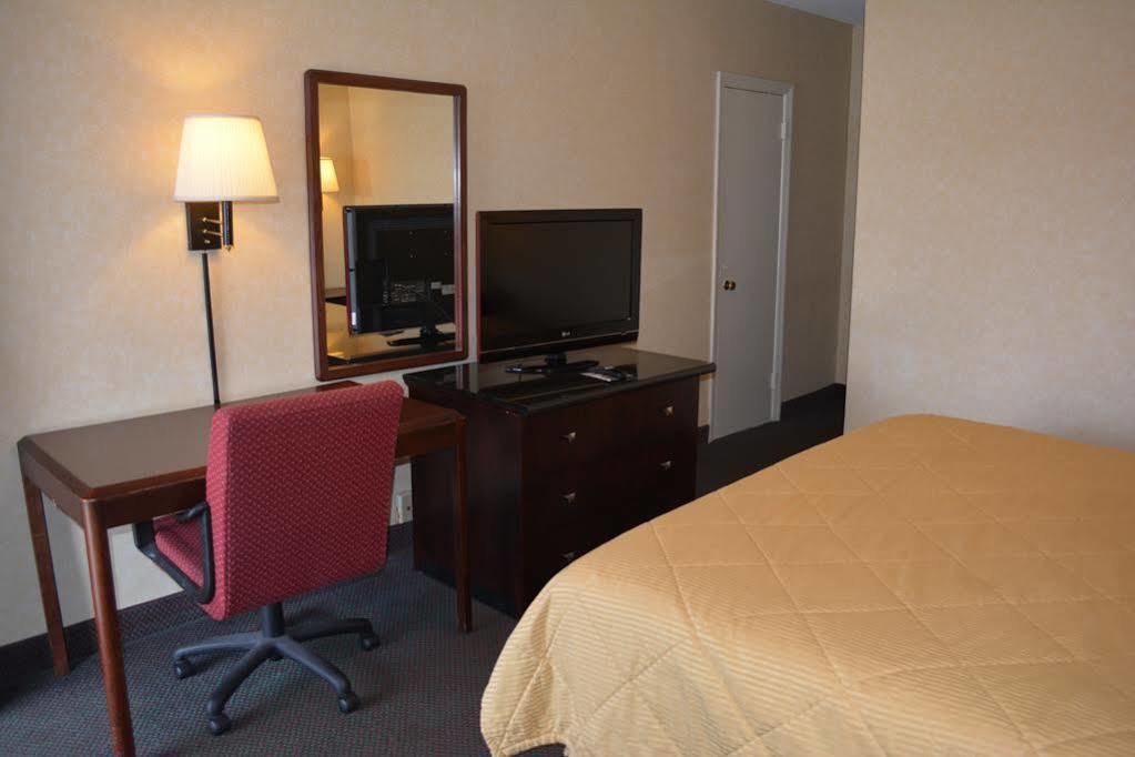 Budget Inn Falls Church Extérieur photo